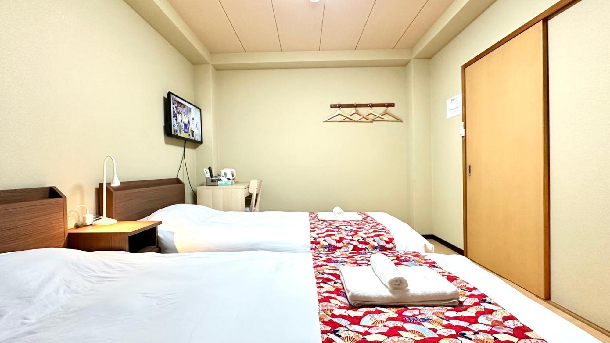 Apartment 103号室花園町駅と萩之茶屋駅各2分ベット2台専用バスルーム付きアクセス抜群 Osaka